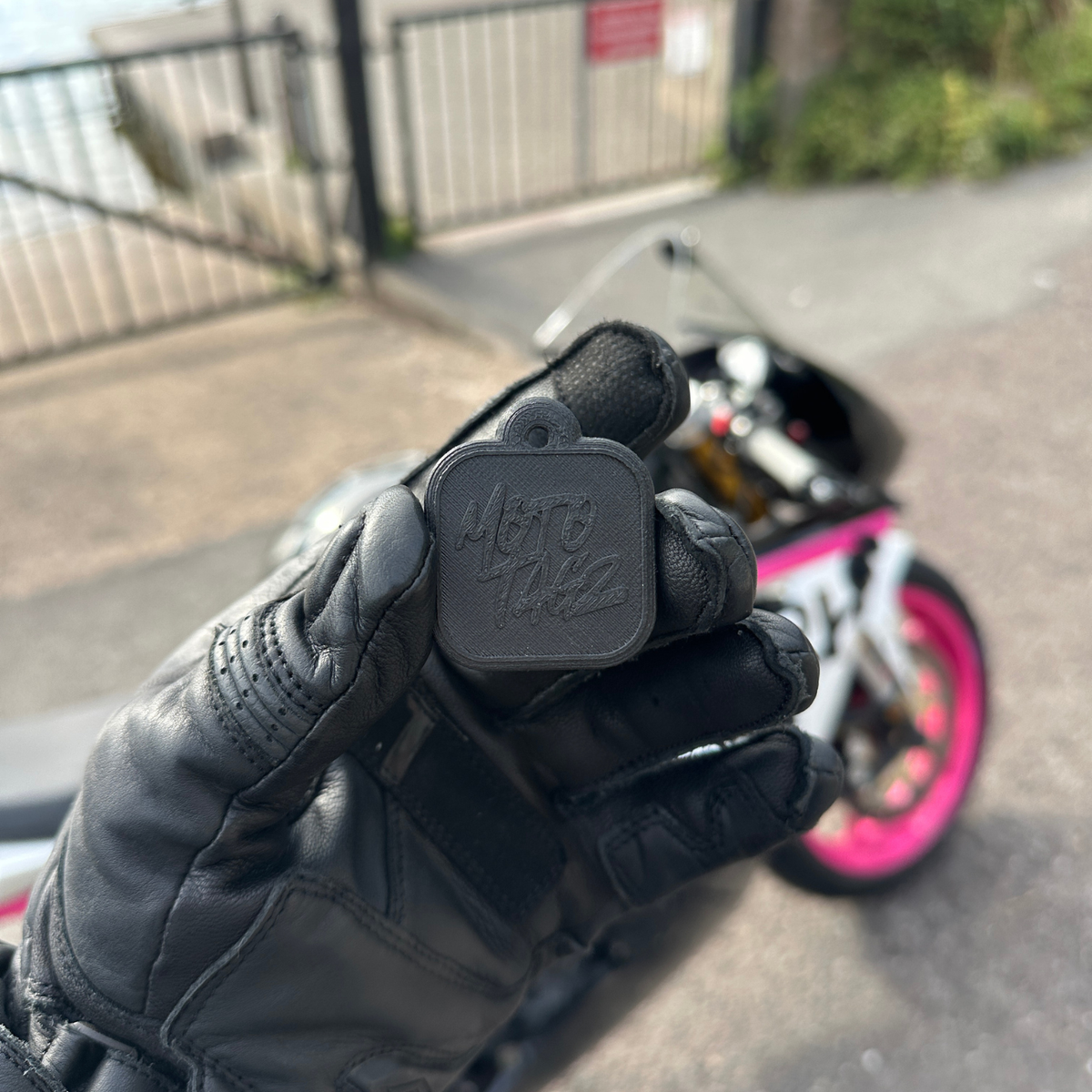 MotoTagz - Pro Carbon Edition